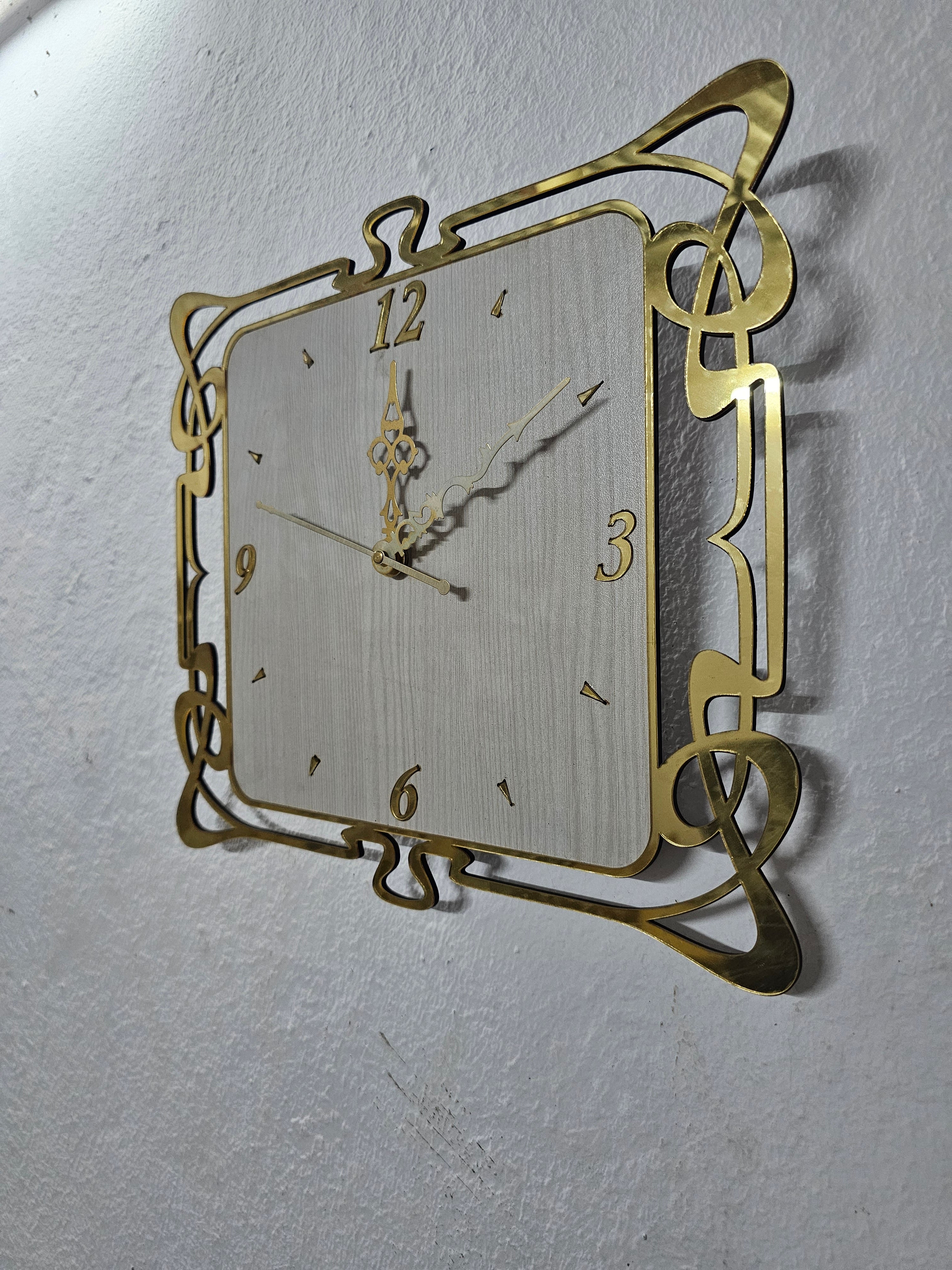 Modern Design Wall Watch